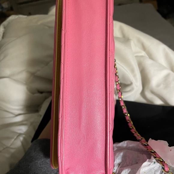 CHANEL PINK 21P WOC IRIDESCENT HARDWARE LIMITED EDITION Beautiful 💕 ❌sold FF❌ - Picture 9 of 16